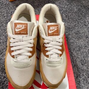 Nike Air Max Sneakers in Beige and Brown